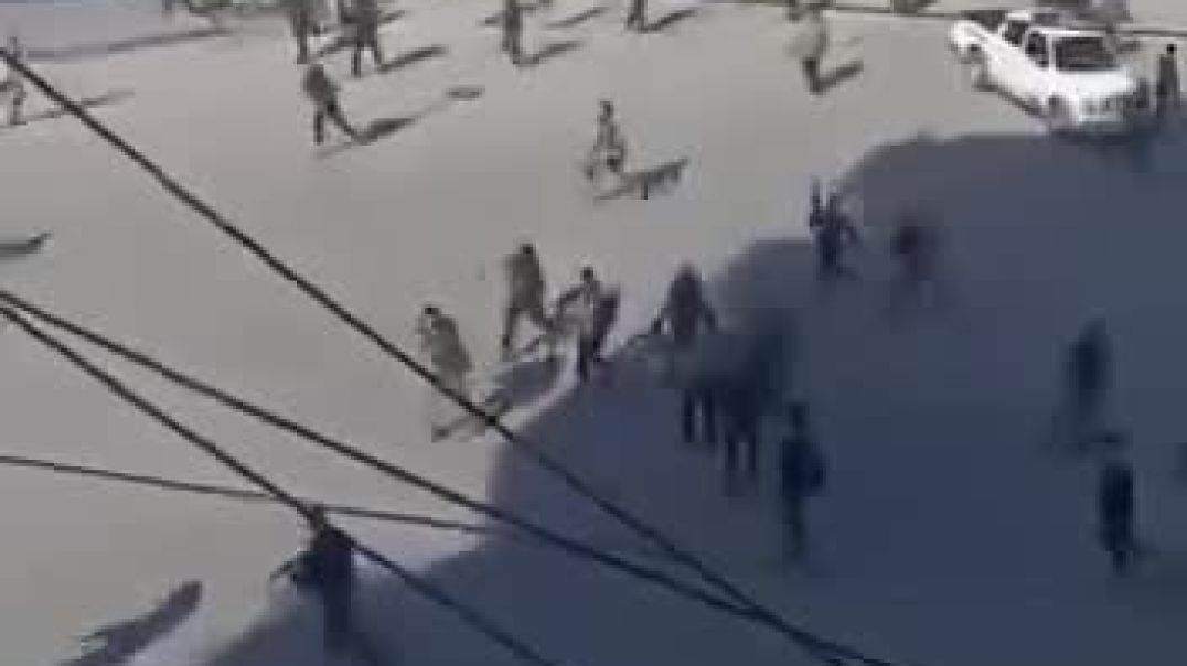 قوات الحكومة الانتقالية تعتدي وتعتقل المحتجين والمحتجات في حمص وبانياس