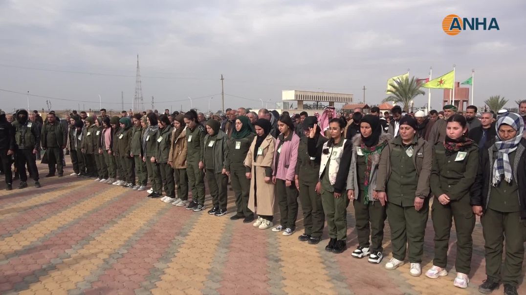 تشييع جثمان مقاتل من قسد في الطبقة