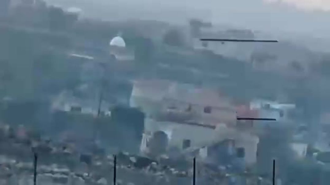 فصائل الحكومة الانتقالية تعتدي على منازل ومقام ديني في السويداء