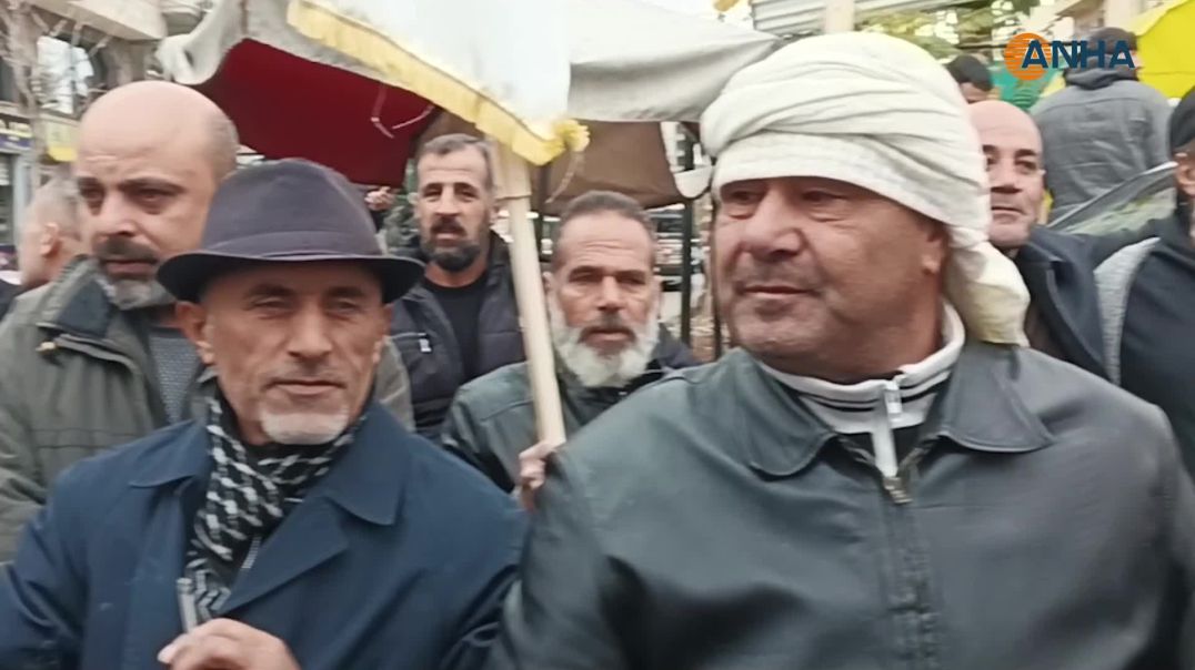 مظاهرة حاشدة في السويداء تطالب بحق تقرير المصير