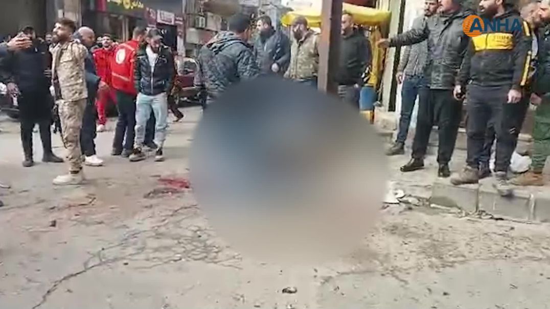 مشاهد من موقع الانفجار في ساحة الطرشان بمدينة السويداء