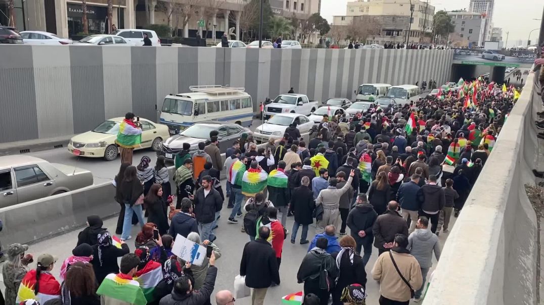 الآلاف من أهالي السليمانية يتظاهرون دعماً لمقاومة روج آفا