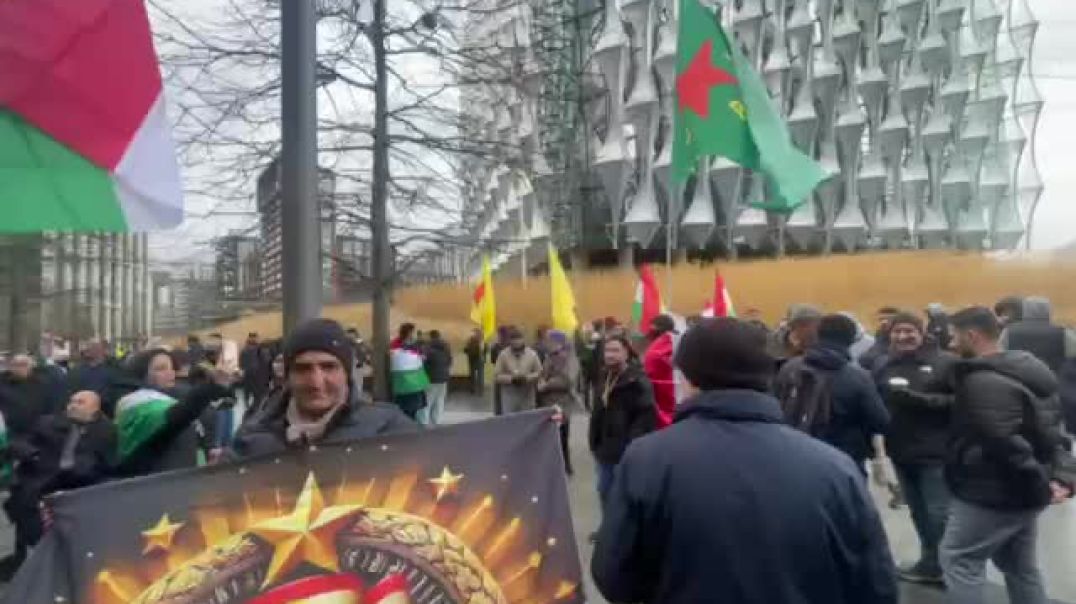 وقفة احتجاجية للكرد أمام السفارة الأمريكية في لندن