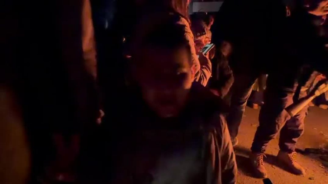 الأهالي يشاركون القوى الأمنية في حماية أحيائهم