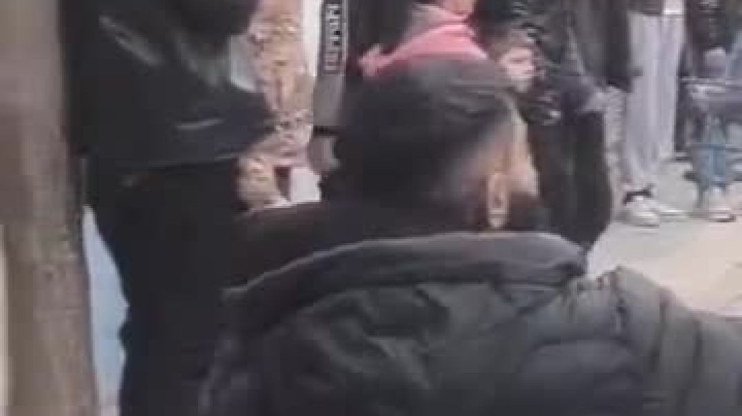 بالفيديو.. الأحياء المحاصرة بحلب تتحدى الهجمات بروح المقاومة