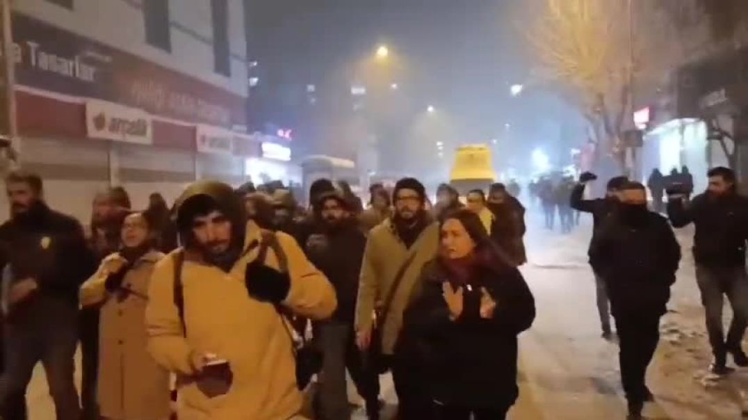 مسيرات داعمة لمقاومة أحياء حلب المحاصرة في مدن شمال كردستان