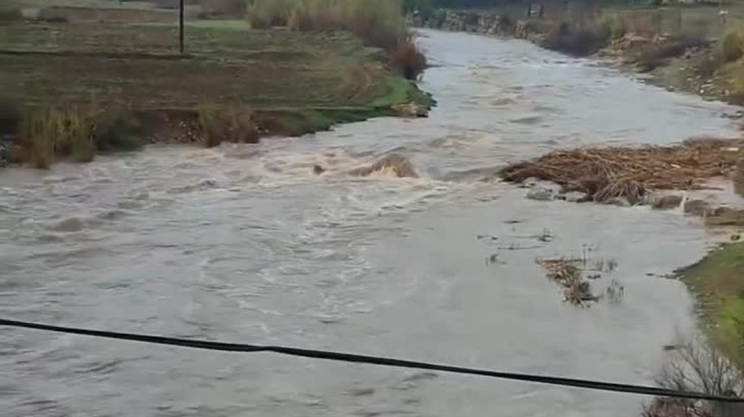 سيول وأضرار وانقطاع طرق بسبب الأحوال الجوية في سوريا