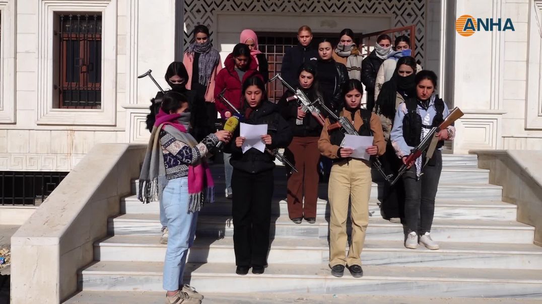 ⁣Jinên ciwan ên PYD`ê tevlî seferberiyê bûn