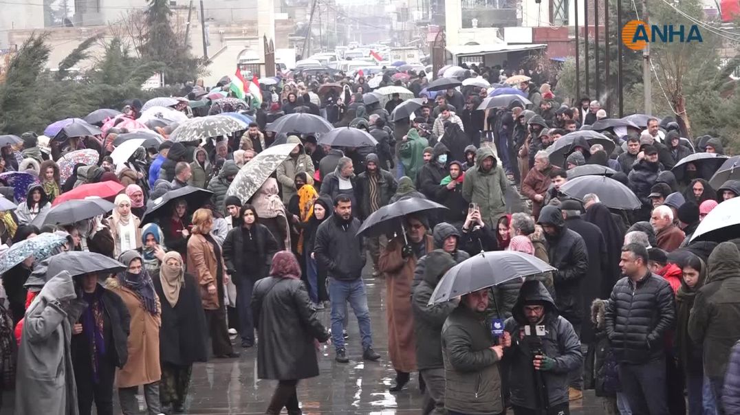 ⁣آلاف الكردستانيين في روج آفا يودّعون شهيد جنوب كردستان أحمد عمر