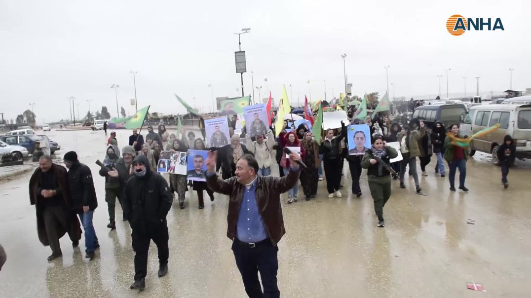 أهالي تل تمر يلبّون دعوة الإدارة الذاتية ويخرجون إلى الساحات دعماً لقسد