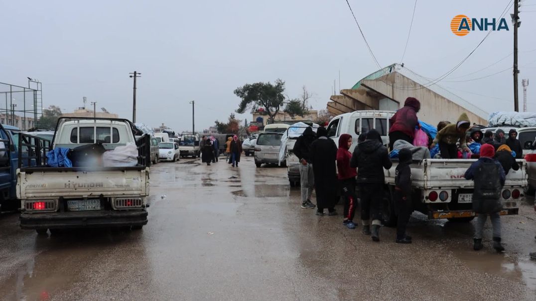 Koçberên Efrînê û gelê Tebqayê ji ber êrişan koçber bûn