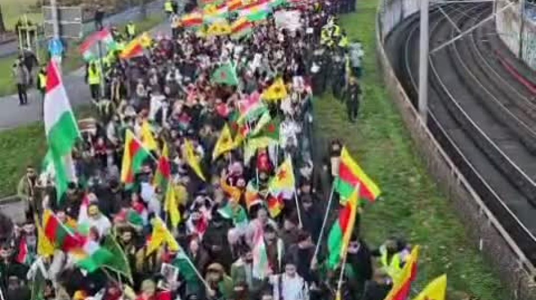 عشرات الآلاف من الكرد في 6 دول أوروبية يتظاهرون ضد هجمات الحكومة المؤقتة على روجافا