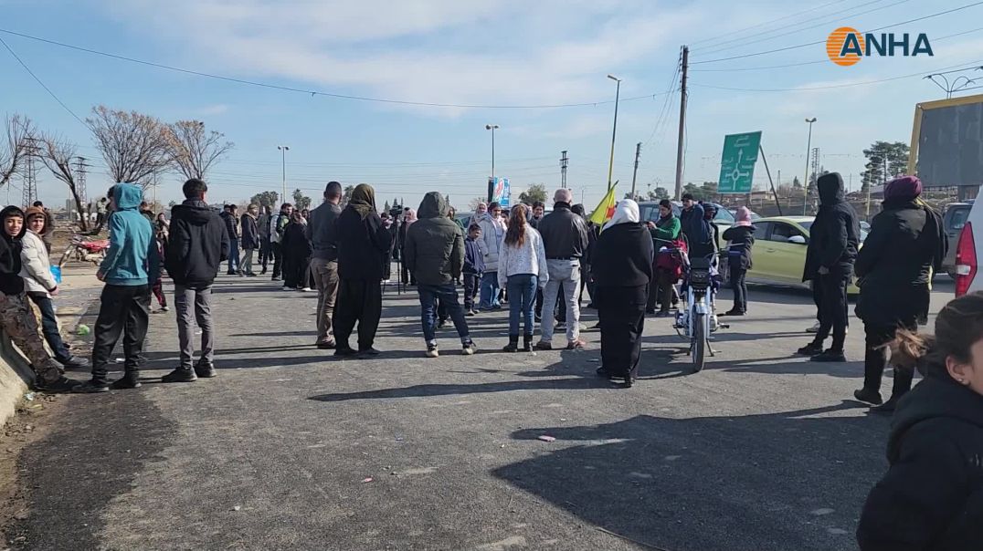 الآلاف من أهالي قامشلو يتوجهون لمعبر نصيبين