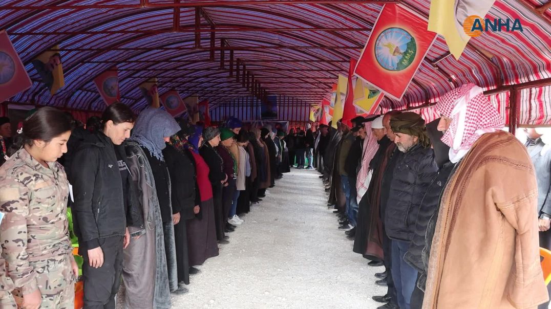 تقديم واجب العزاء لذوي عضو من قوى الأمن الداخلي في الطبقة