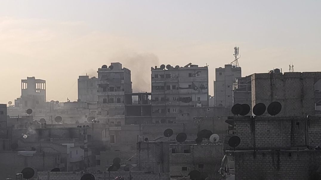 مراسلنا: استشهاد امرأة وجرح العشرات بقصف فصائل الحكومة الانتقالية على حي بني زيد