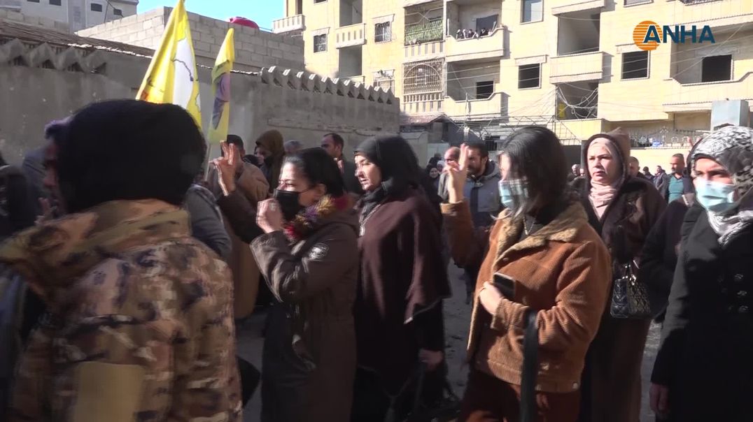 ⁣تقديم واجب العزاء لذوي مقاتلين من قوات سوريا الديمقراطية في الرقة