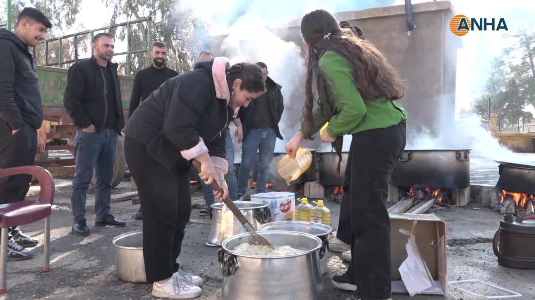 أهالي تربه سبيه يقدّمون وجبات غذائية للقوات العسكرية