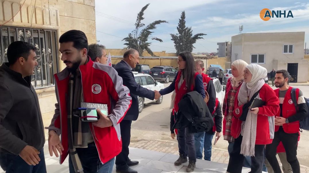 وفد من الصليب الأحمر الدولي يزور كوباني المحاصرة منذ 35 يوماً 