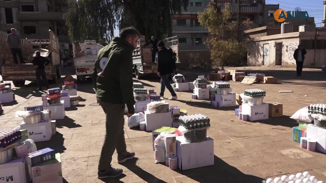 توزيع المساعدات في مقاطعة الجزيرة مستمر و21 شاحنة تنتظر الموافقة للدخول إلى كوباني