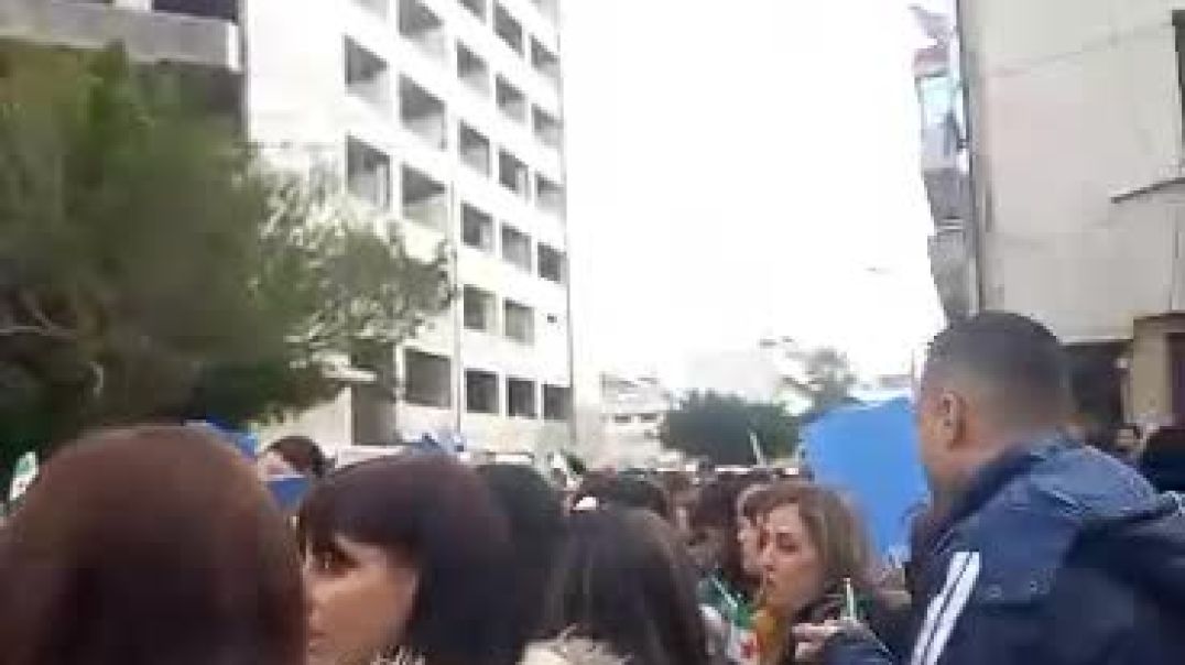 اعتصام مئات المعلمين والمعلمات في طرطوس احتجاجاً على قرارات الحكومة المؤقتة