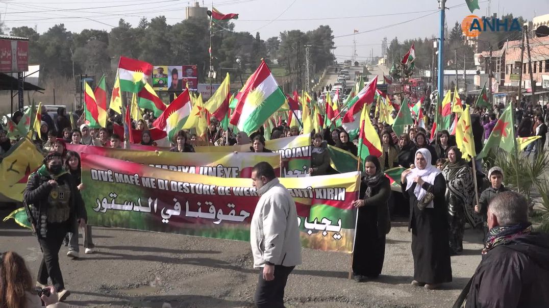 ⁣آلاف الحناجر في الجزيرة تهتف: تحيا مقاومة روج آفا - كركي لكي