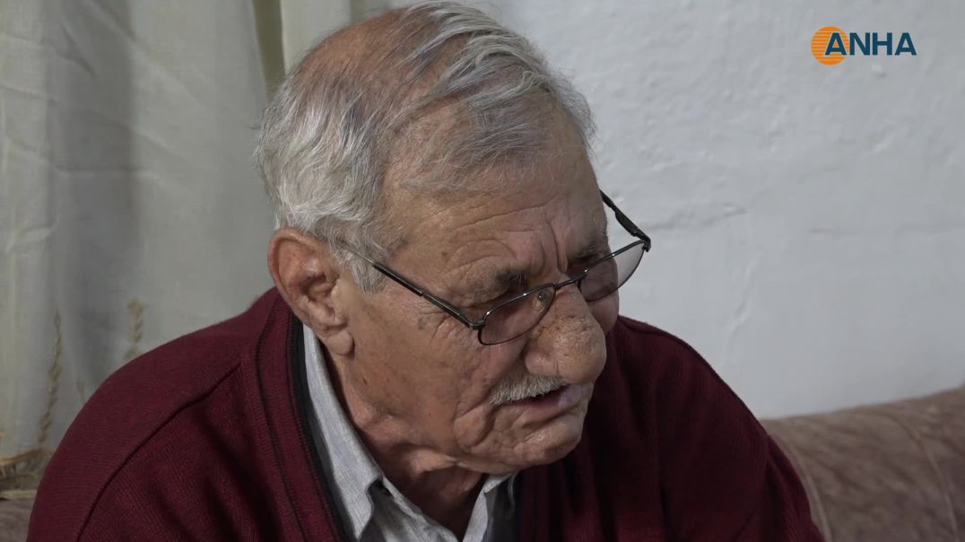 مسنّ من تل شعير يُتقن لغته بعد عقود من الحرمان