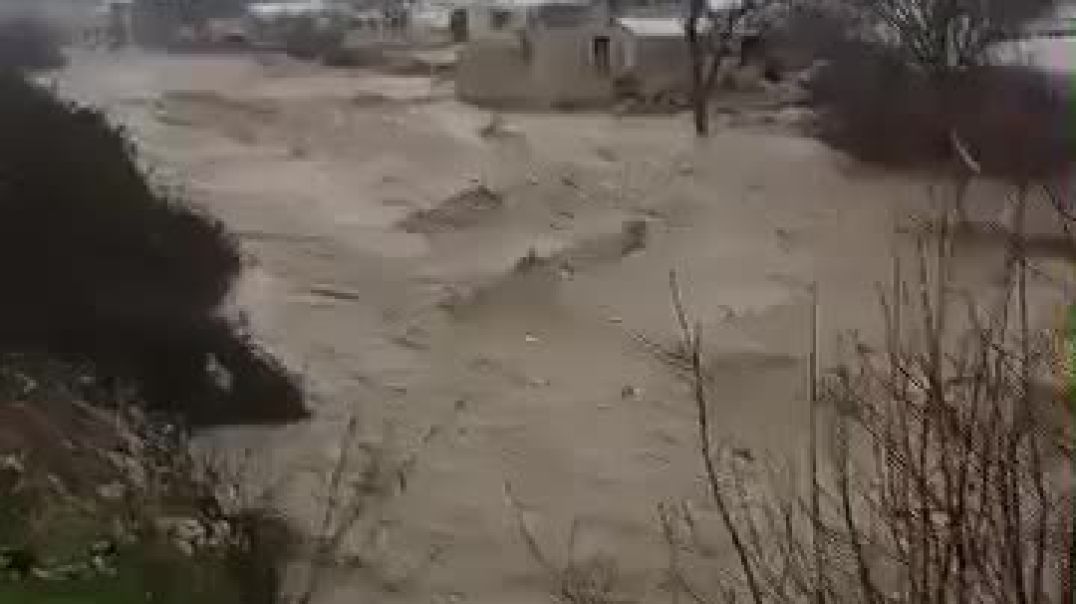 السيول تغمر مخيم خربة الجوز بريف إدلب