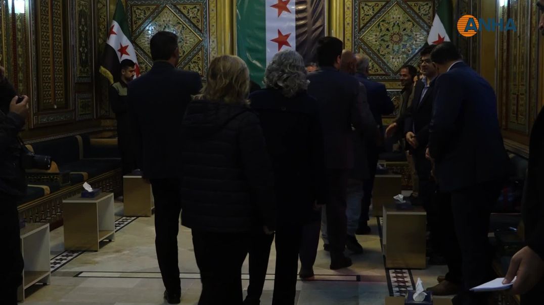 استقبل محافظ الحسكة، نور الدين أحمد، وفداً حكومياً قادماً من دمشق⁣وفد حكومي يلتقي محافظ الحسكة لمناق