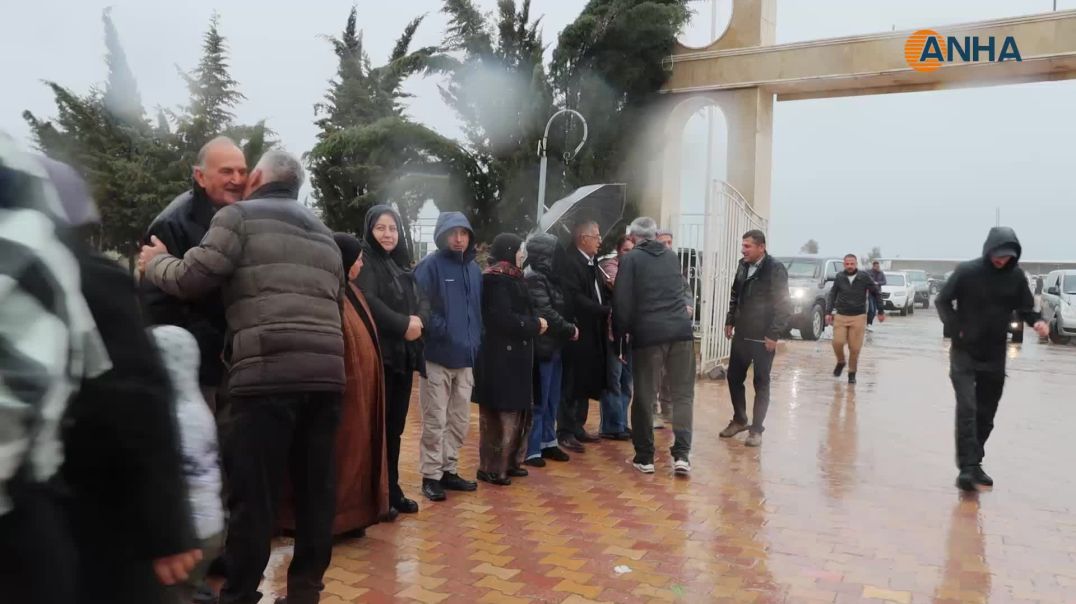 أهالي روج آفا يحيون عيد الفطر بزيارة مزارات الشهداء - ديرك