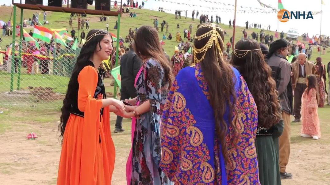 الآلاف يتوافدون إلى ساحات نوروز في قامشلو وتربه سبيه وعامودا-عامودا