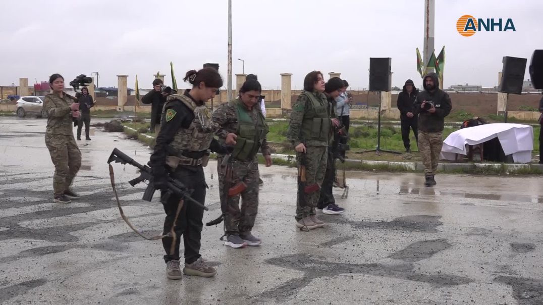 ⁣عرض عسكري لوحدات حماية المرأة بمناسبة اليوم العالمي للمرأة