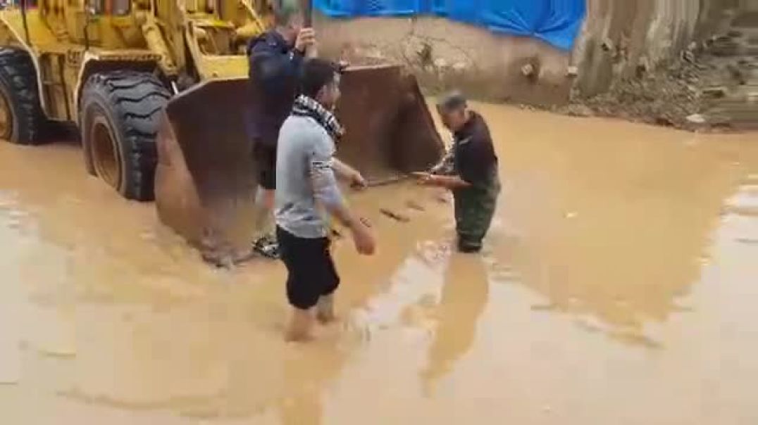 الأمطار الغزيرة تعيق التنقل بين ديرك وكركي لكي 