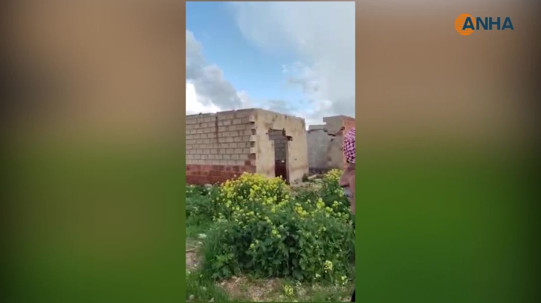 مهجر يوثق رحلته بدمار منزله وقريته