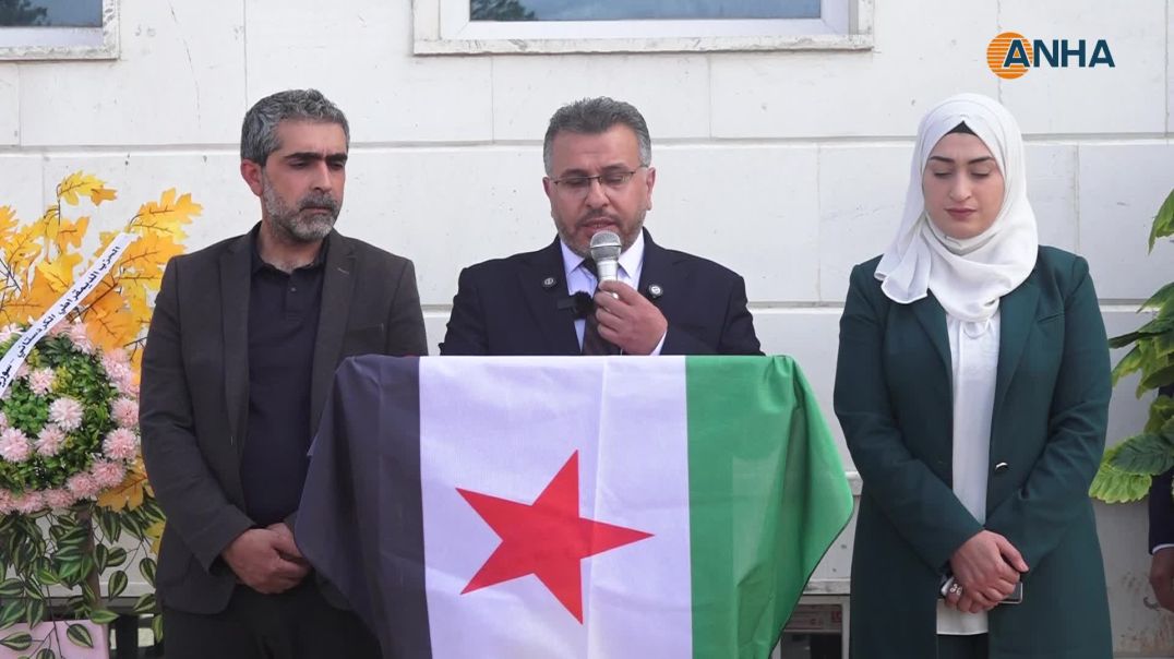 ⁣Mihemed Mihemed dest bi erka xwe kir