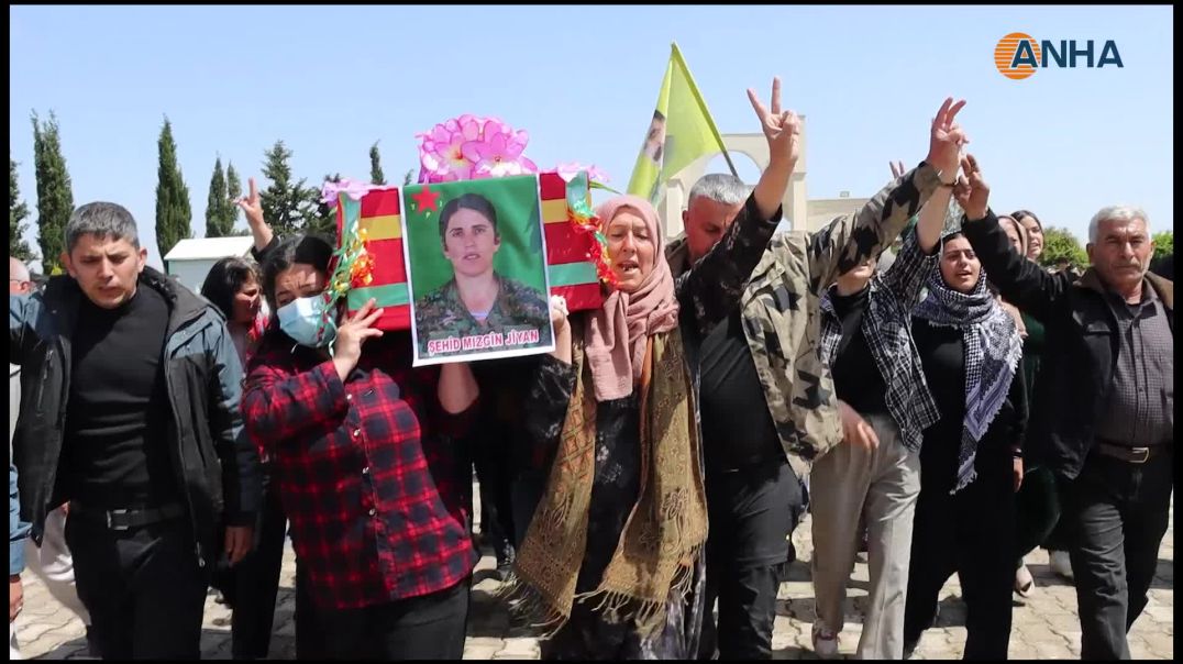 بمراسم مهيبة.. أهالي ديرك وعامودا وتربه سبيه يشيّعون كوكبة من الشهداء