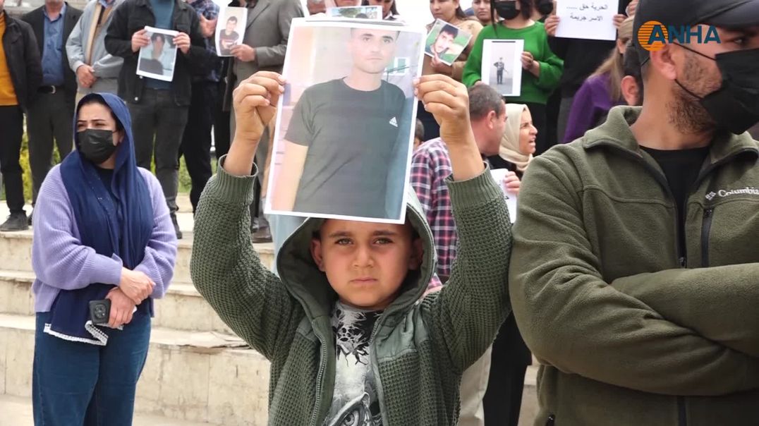 Li Kobanê bi daxwaza berdana dîlgirtiyan çalakiyek li dar ket