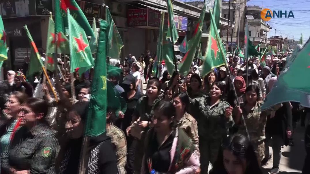 ⁣من مسيرة قامشلو.. المشاركات: النظام الذي لا يعترف بوجود المرأة لا يمثلنا
