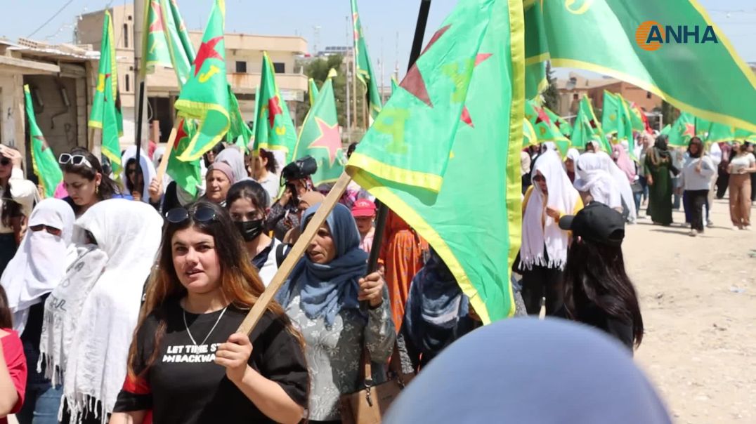 مسيرتان في كركي لكي وعامودا دعماً لـ YPJ وتطالبان بتمثيلها ضمن وزارة الدفاع