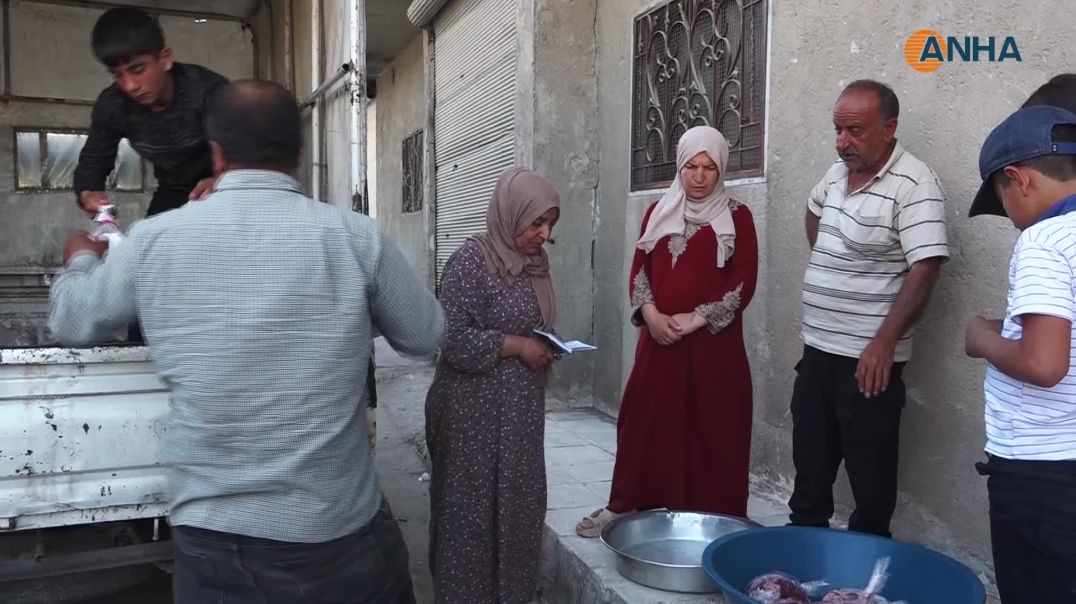 مبادرة إنسانية لتوزيع لحوم الأضاحي على عائلات الشهداء في كوباني