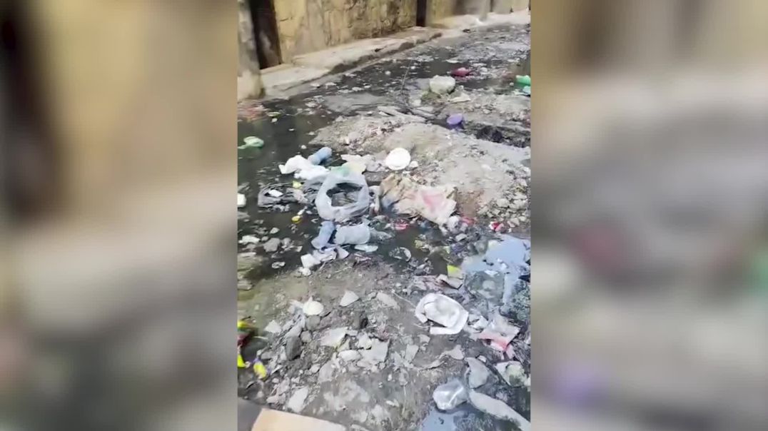 مياه الصرف الصحي تطفو في شوارع حي الفردوس بحلب