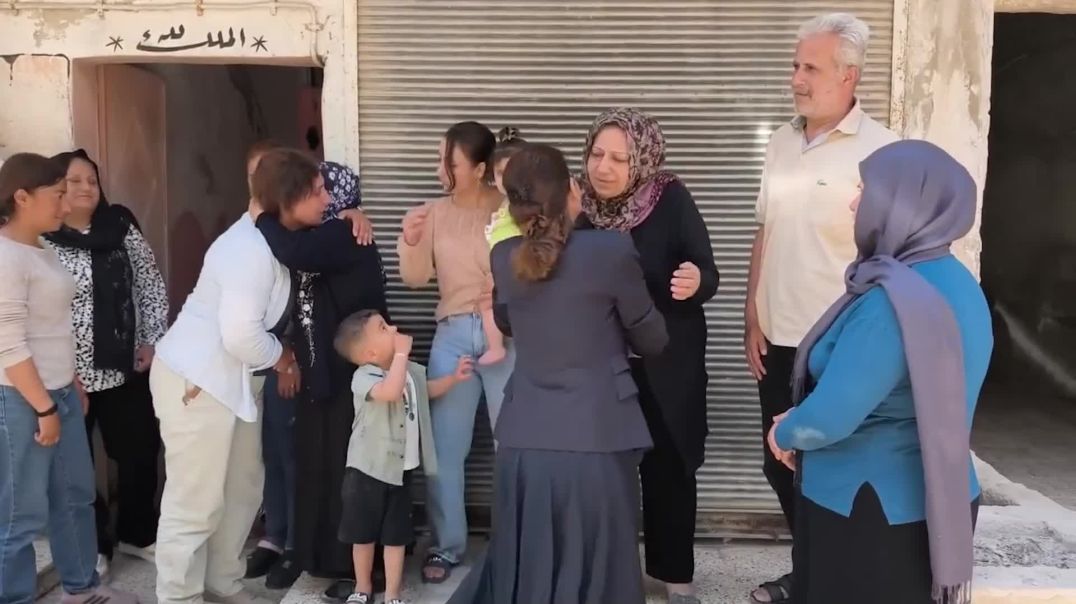 إلهام أحمد تزور حي الشيخ مقصود في مدينة حلب