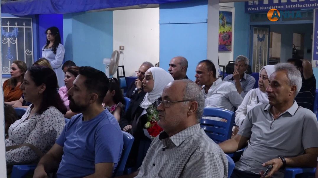 توقيع المجموعة الشعرية الأولى "ضفائر من الرماد" للشاعرة نورهان حسن