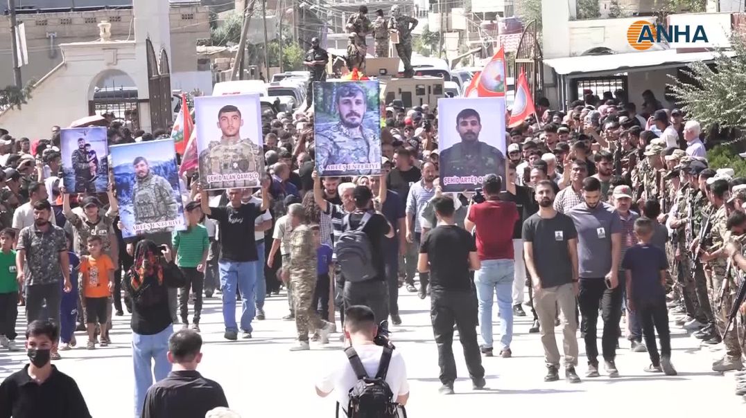 تشييع جثماني الشهيدين آرتيش وآلان في قامشلو بمشاركة الآلاف