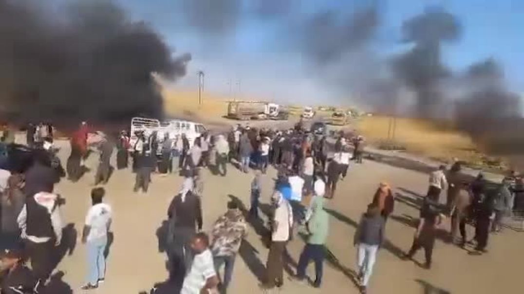 مطالب بتسديد المستحقات وتثبيت العاملين وتحسين الظروف المعيشية