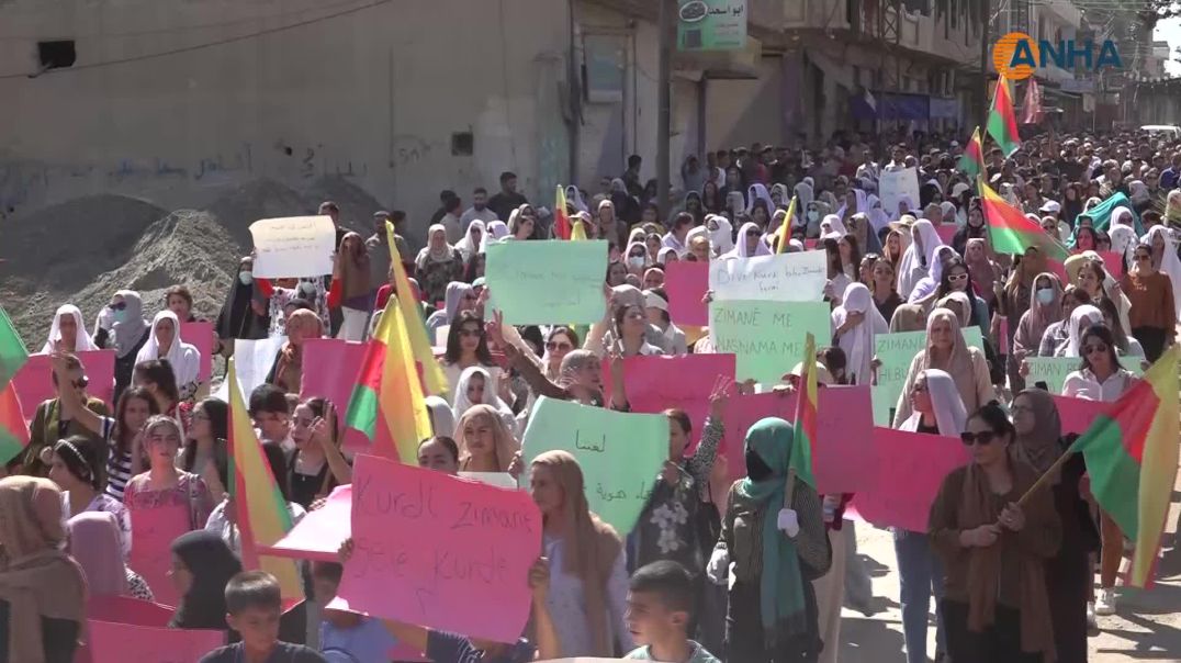 مظاهرة حاشدة في الدرباسية للمطالبة بتثبيت اللغة الكردية في الدستور السوري